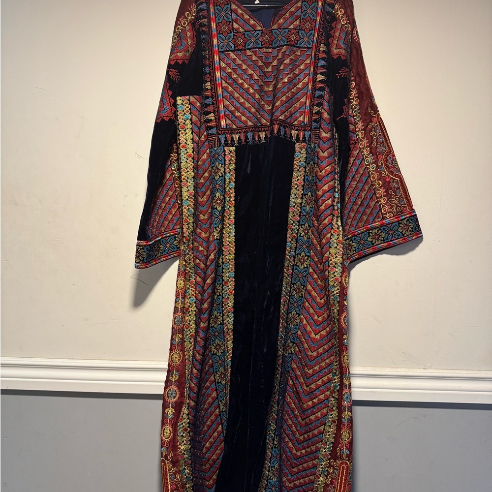 Palestinian Thobe , Elegant Multicolor Embroidered